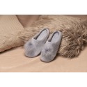 Pantufla de descanso para mujer diseño pompones, Baziani Vestuario