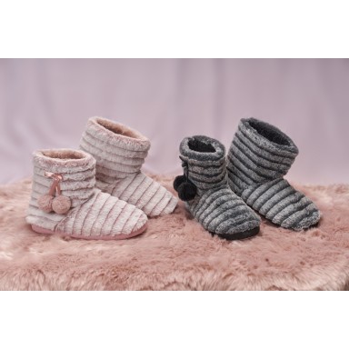 Bota de descanso para mujer diseño pompones, Baziani Vestuario