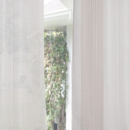 Set de cortinas gasa cuadros 140 x 225 cms Blanco. Masel