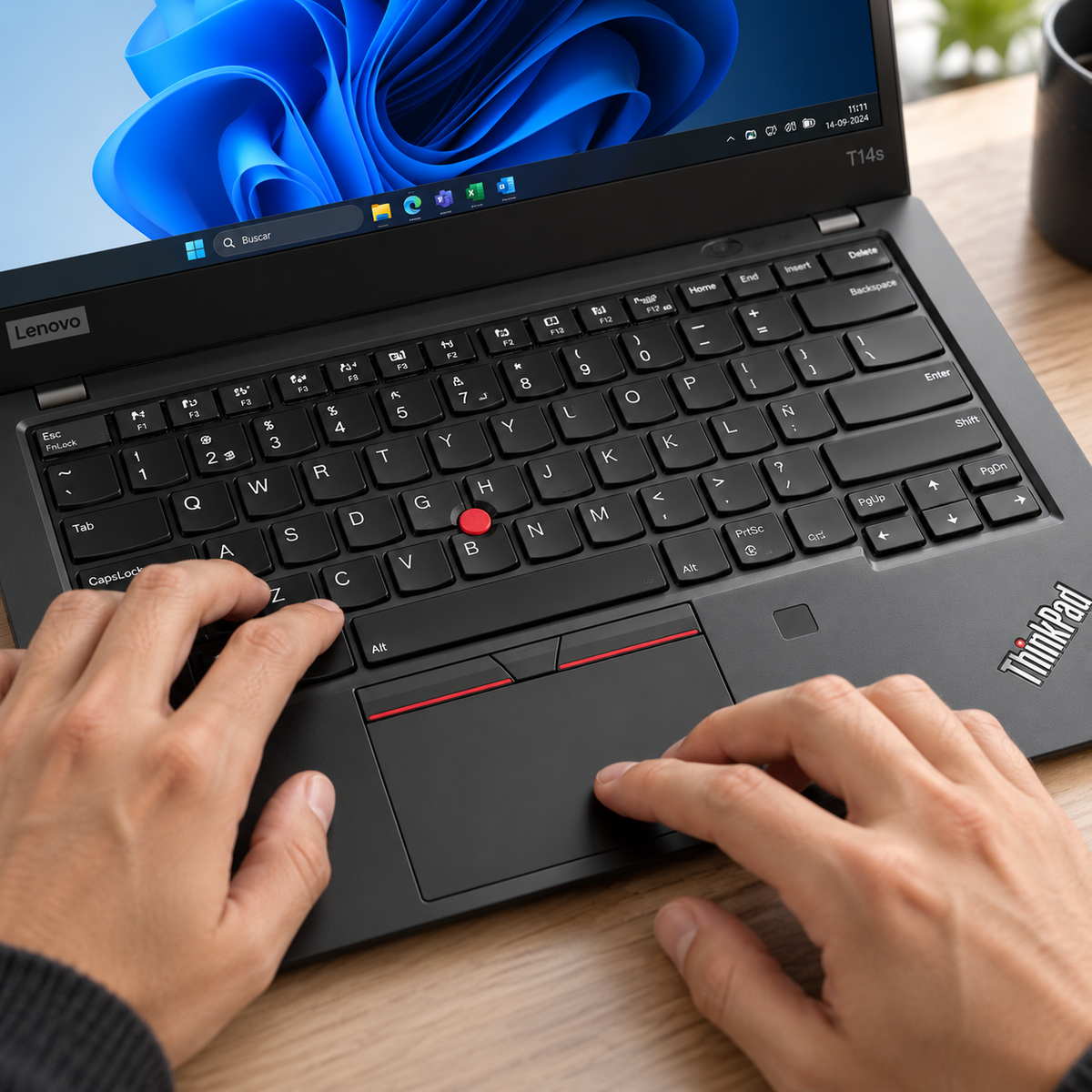 Notebook Lenovo ThinkPad T14 Gen 2 Intel Core i5-1145G7 16GB RAM 512GB SSD