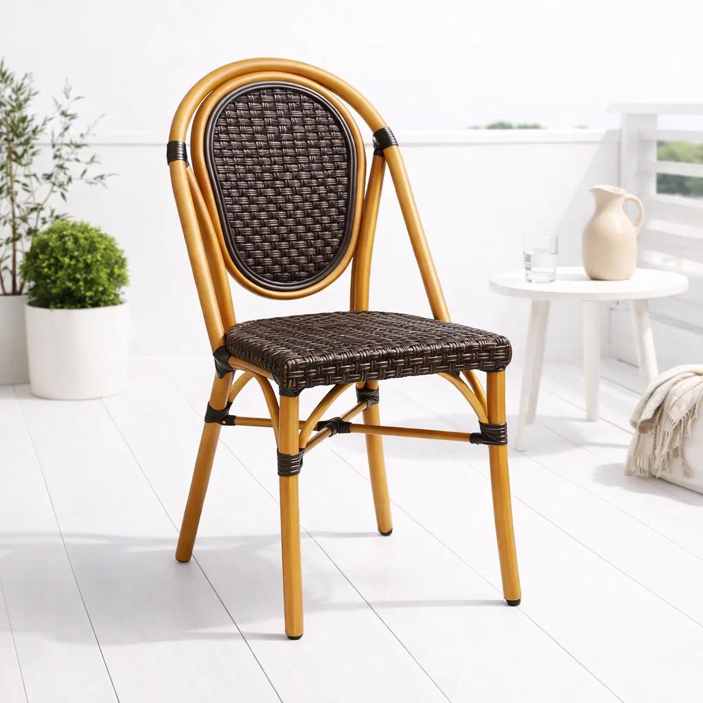 Silla de Exterior Estilo Francés con Marco Dorado y Ratán Oscuro