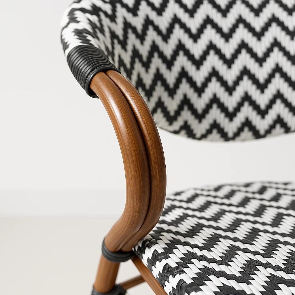 Silla Bistro Parisina Rattan con reposabrazos - Blanca con negro