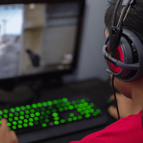 Un buen escritorio gamer es indispensable